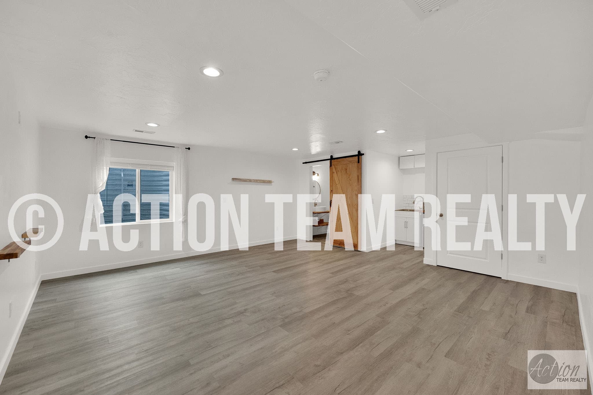 Herriman Townhome: 5113 W Vibrato St