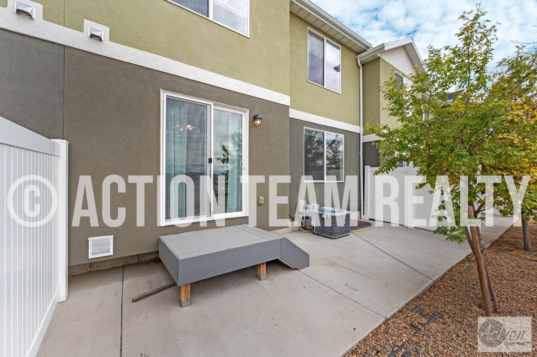 Herriman Townhome: 5113 W Vibrato St