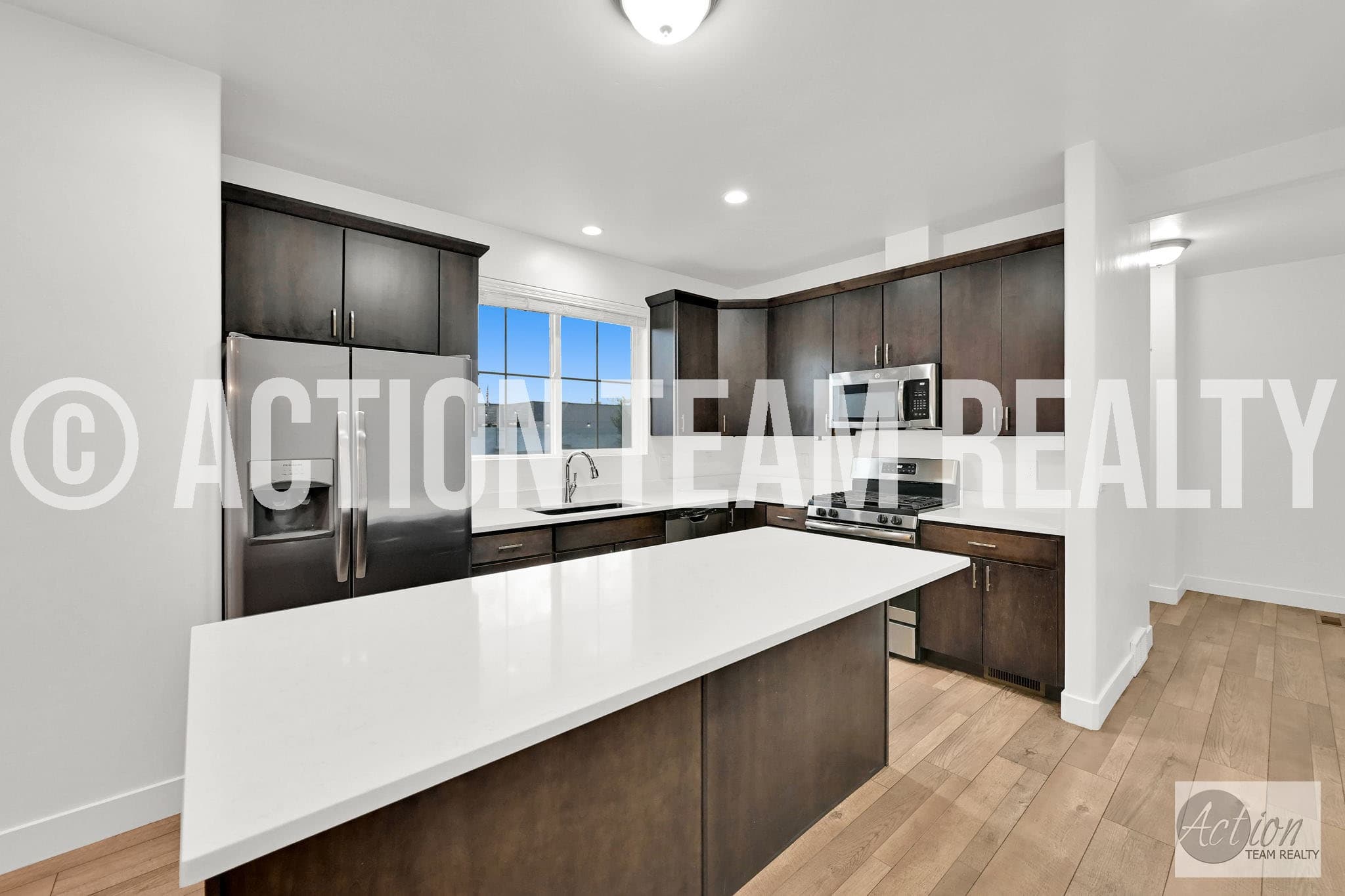 Riverton House: 2147 W Kimber Ln