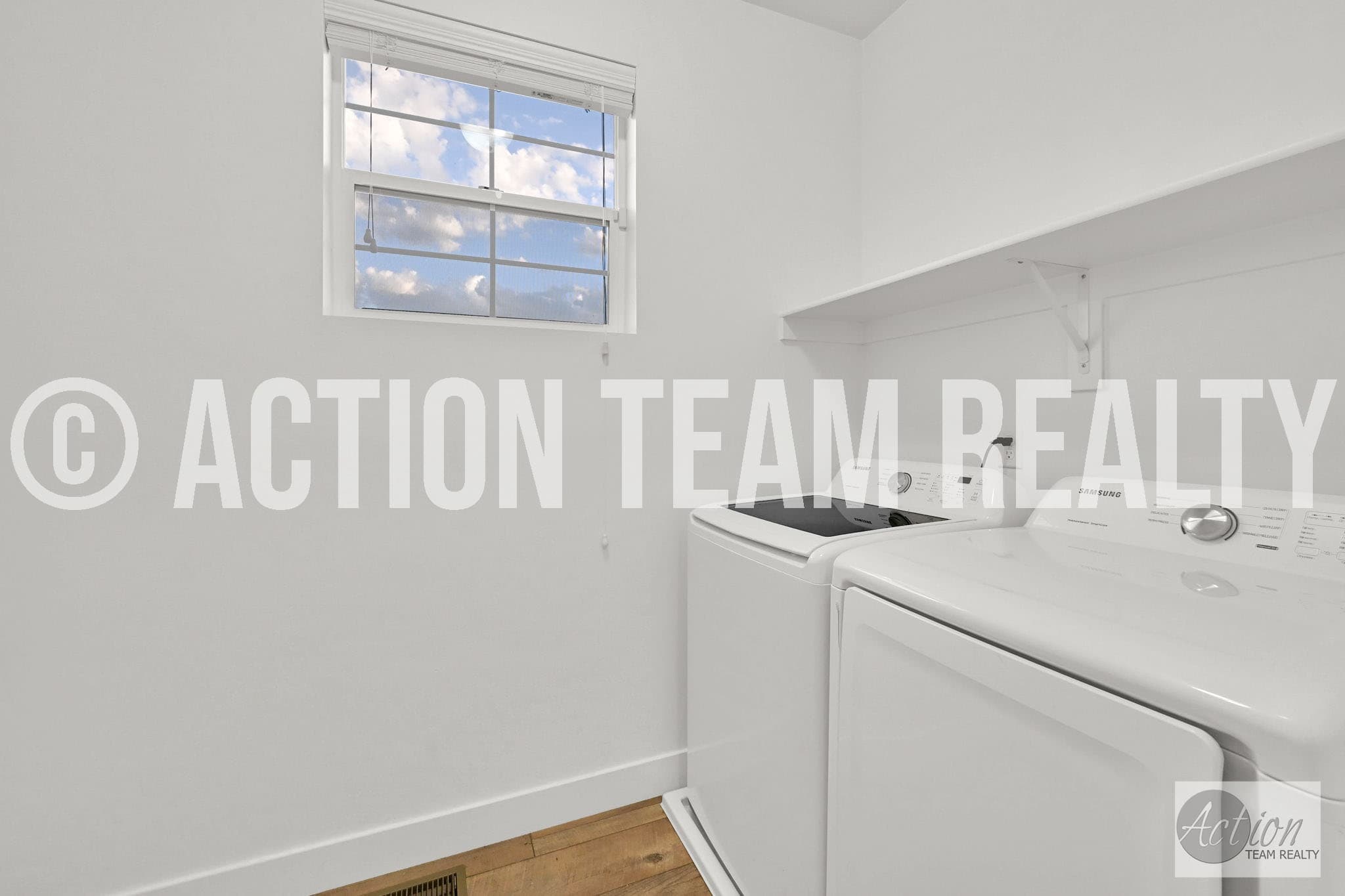 Riverton House: 2147 W Kimber Ln