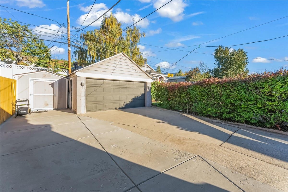 Salt Lake City House: 2165 S King St