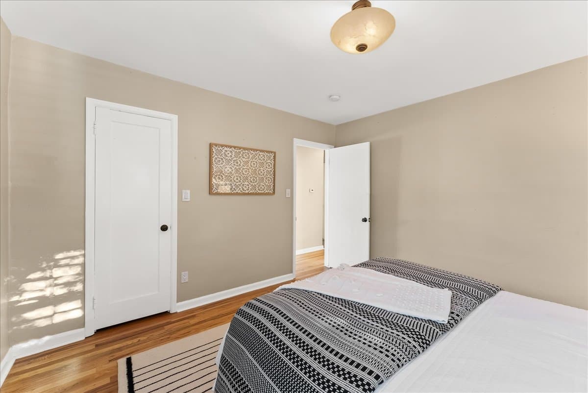 Salt Lake City House: 2165 S King St