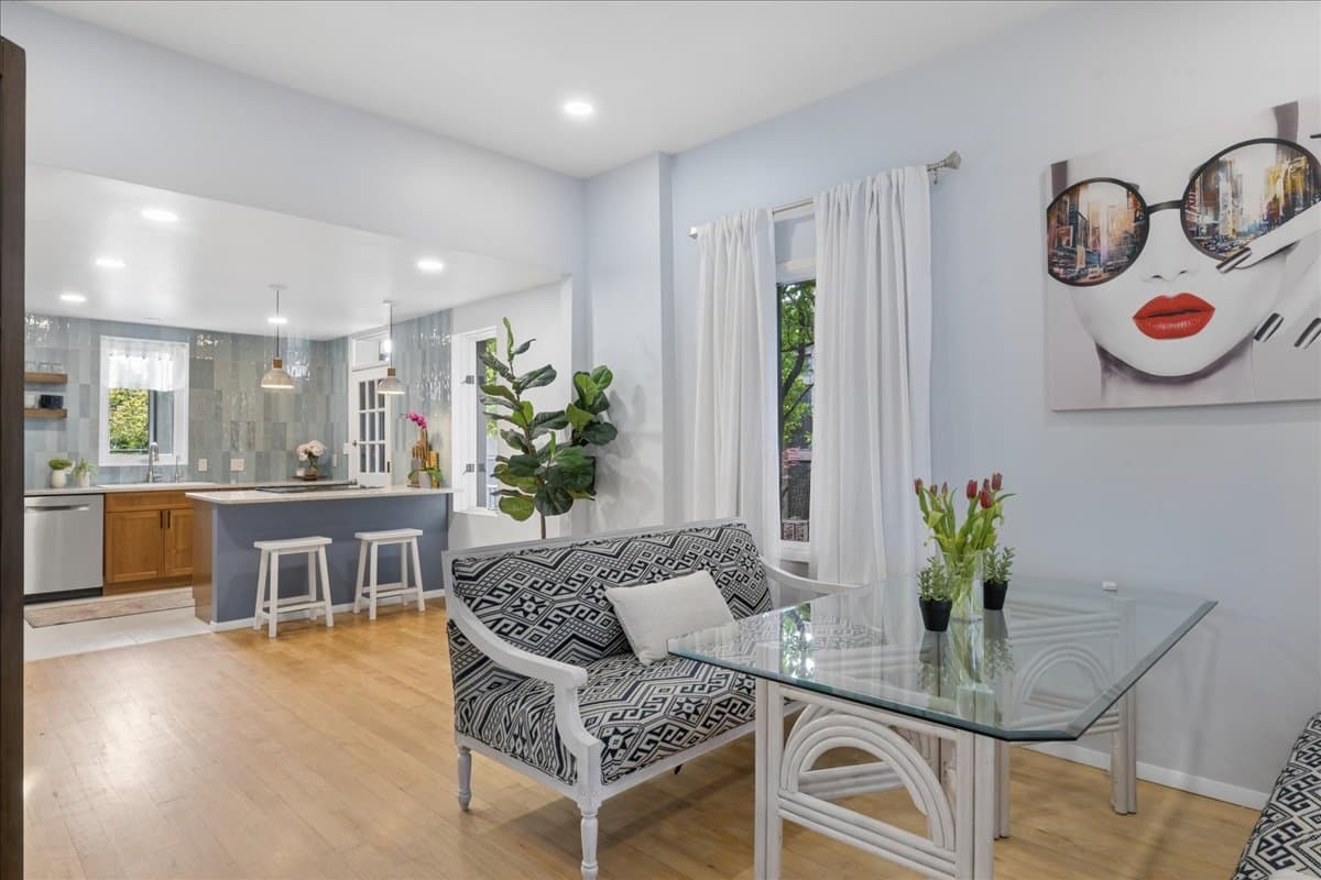 Salt Lake City House: 611 N Westcapitol St
