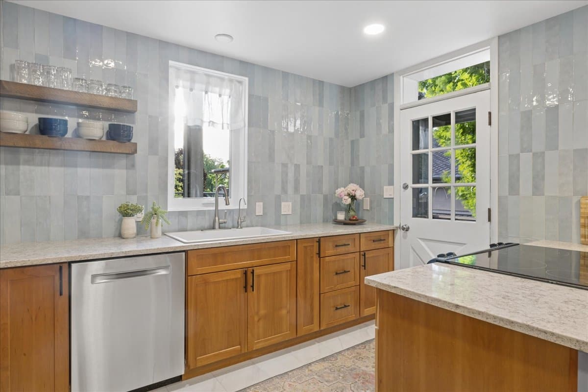 Salt Lake City House: 611 N Westcapitol St