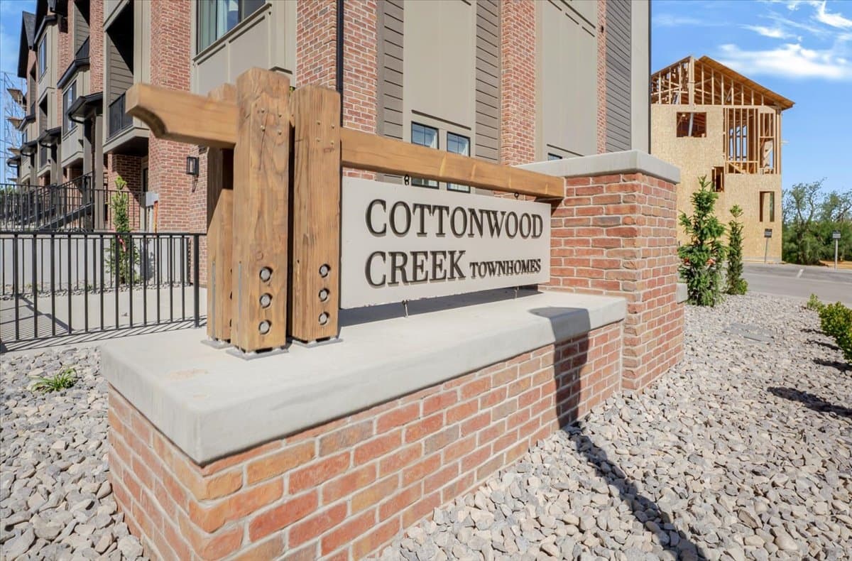 Murray Townhome: 862 E Brookshade Ln