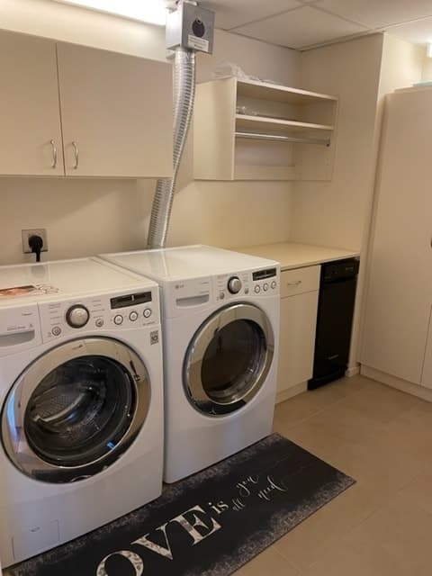 Salt Lake City Apartment: 35 E 100 S