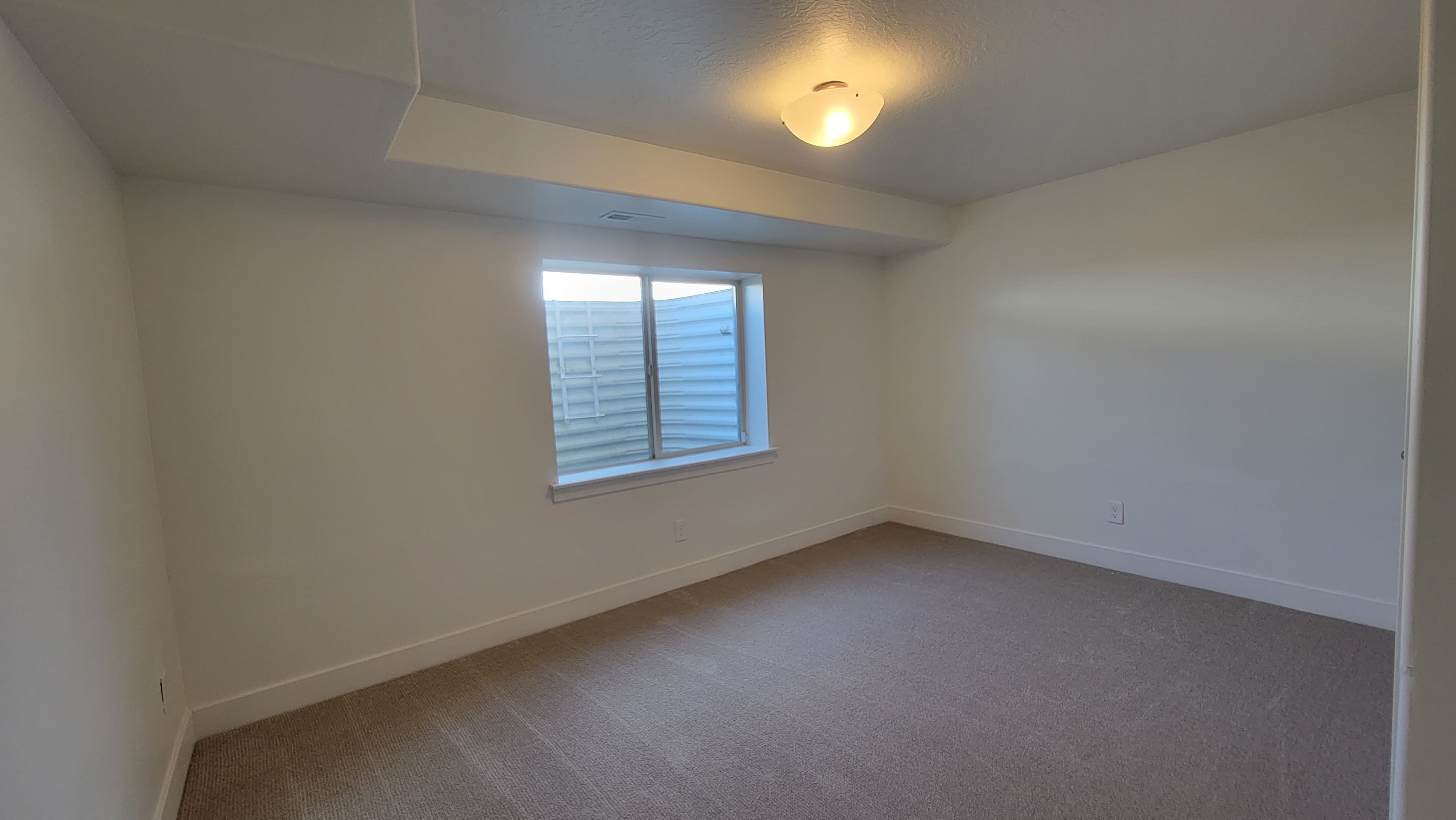 Lehi House: 1652 W Brooke St