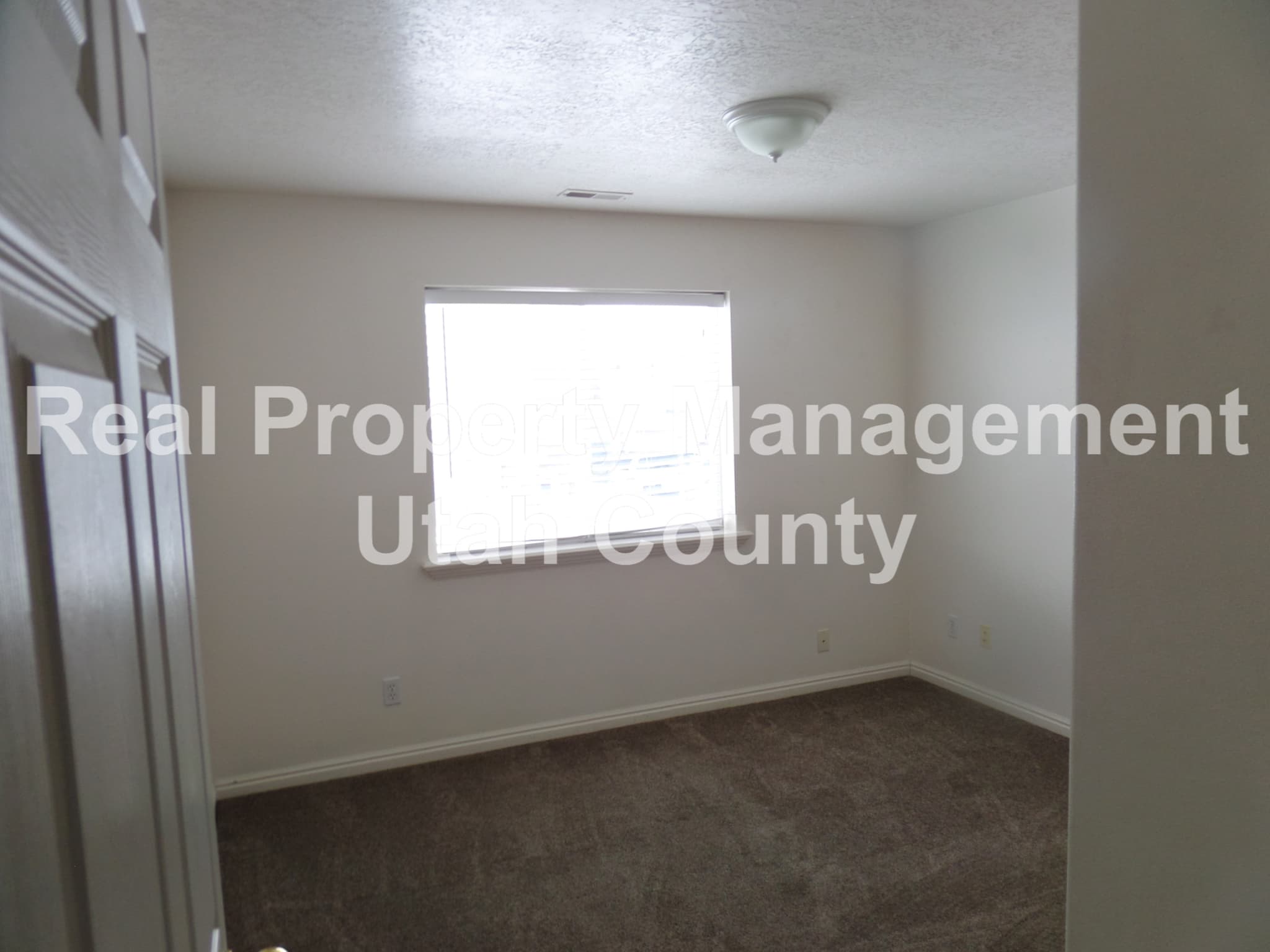 Eagle Mountain Condo: 3397 E Ridge Route Rd