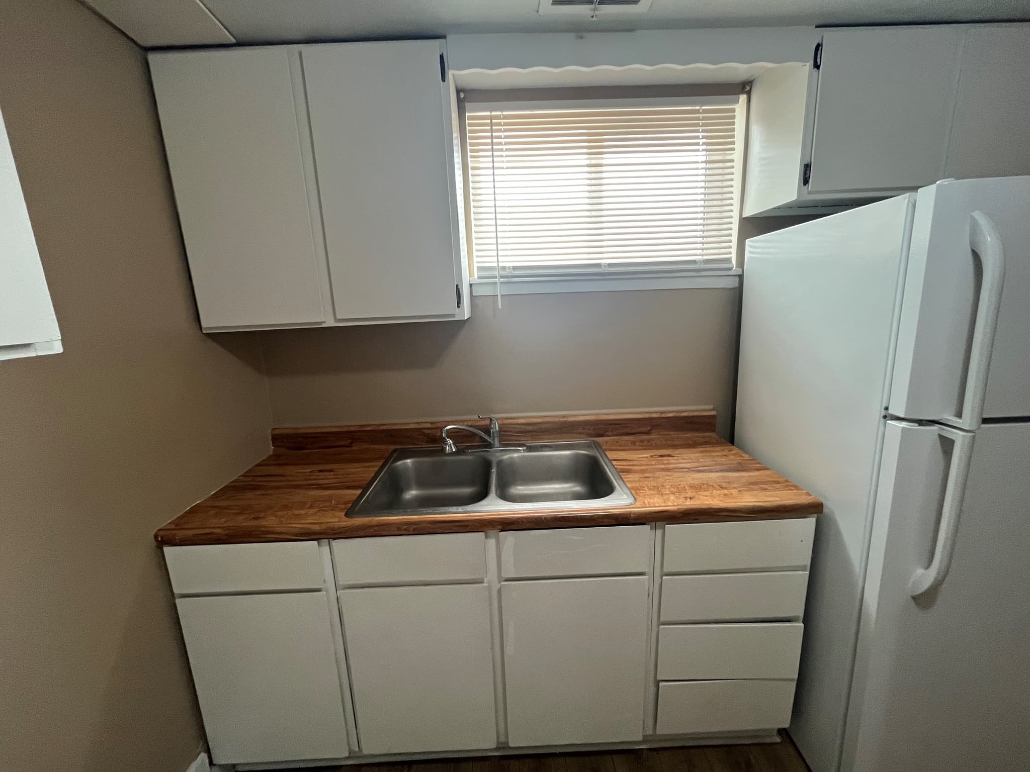Midvale Apartment: 515 W Fern Dr