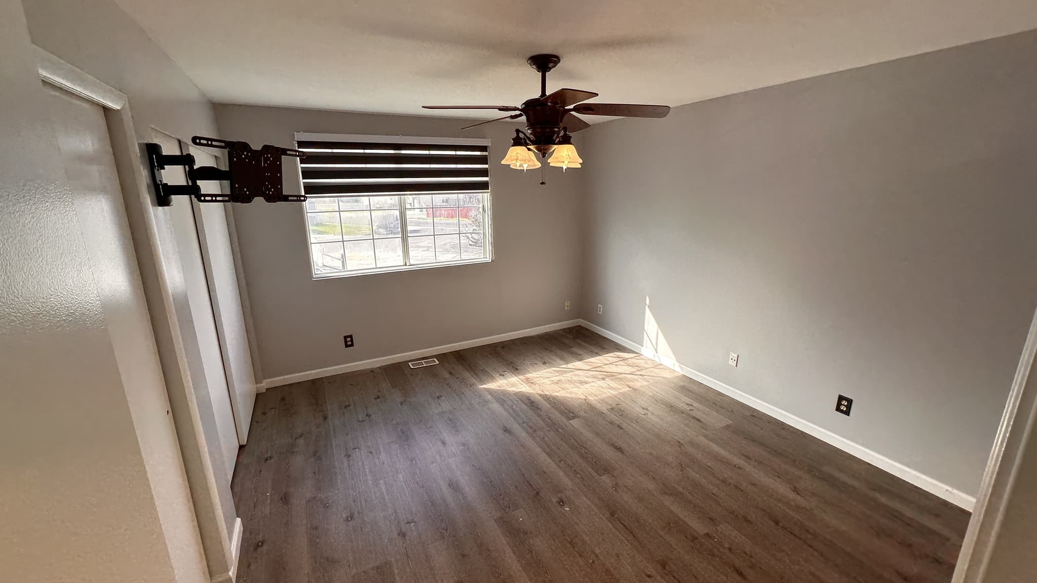 West Jordan Townhome: 9045 S Barrington Cir
