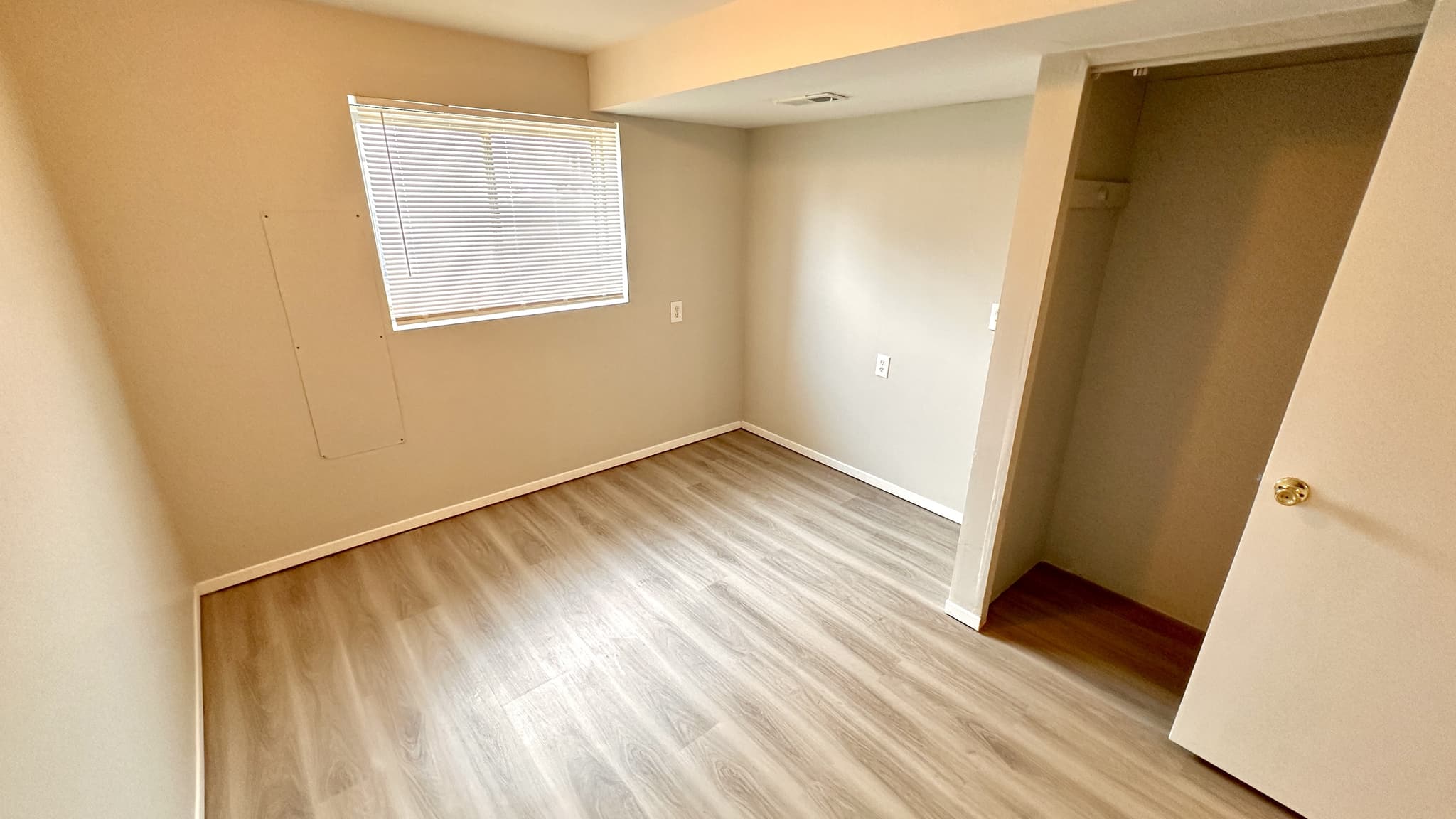 West Jordan Townhome: 1537 W Ponderosa Ln