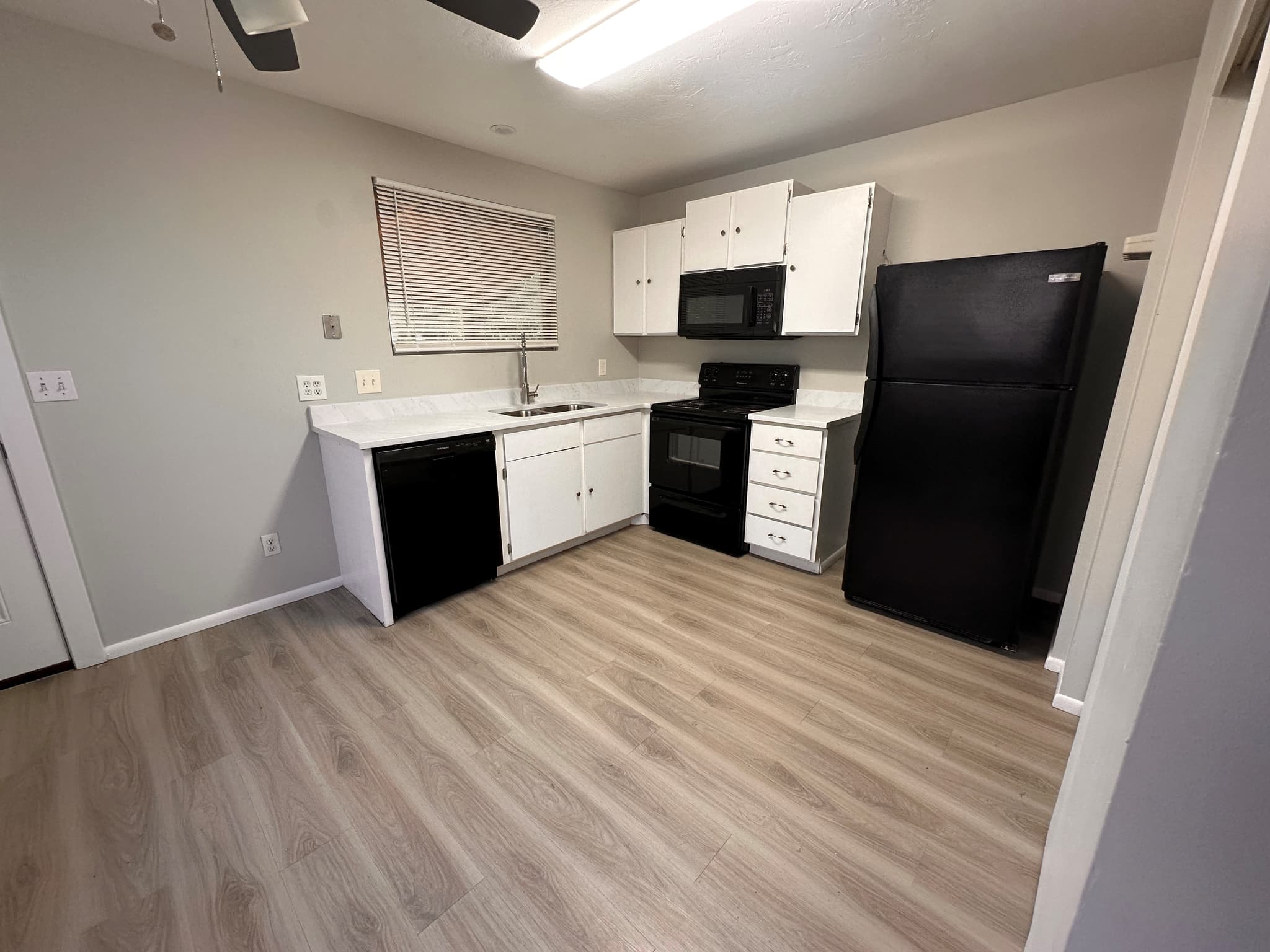 West Jordan Townhome: 1537 W Ponderosa Ln