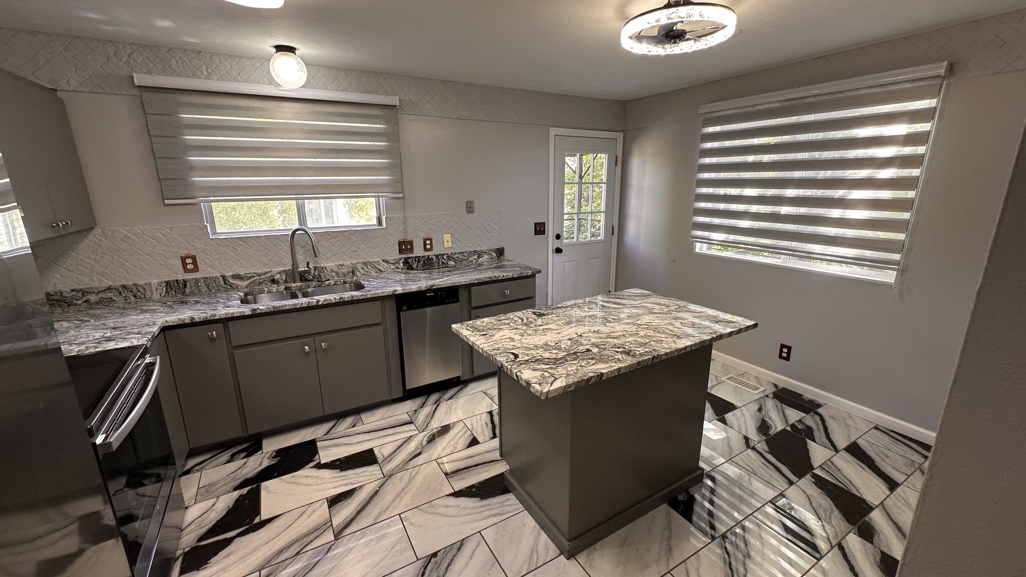 West Jordan Townhome: 9045 S Barrington Cir