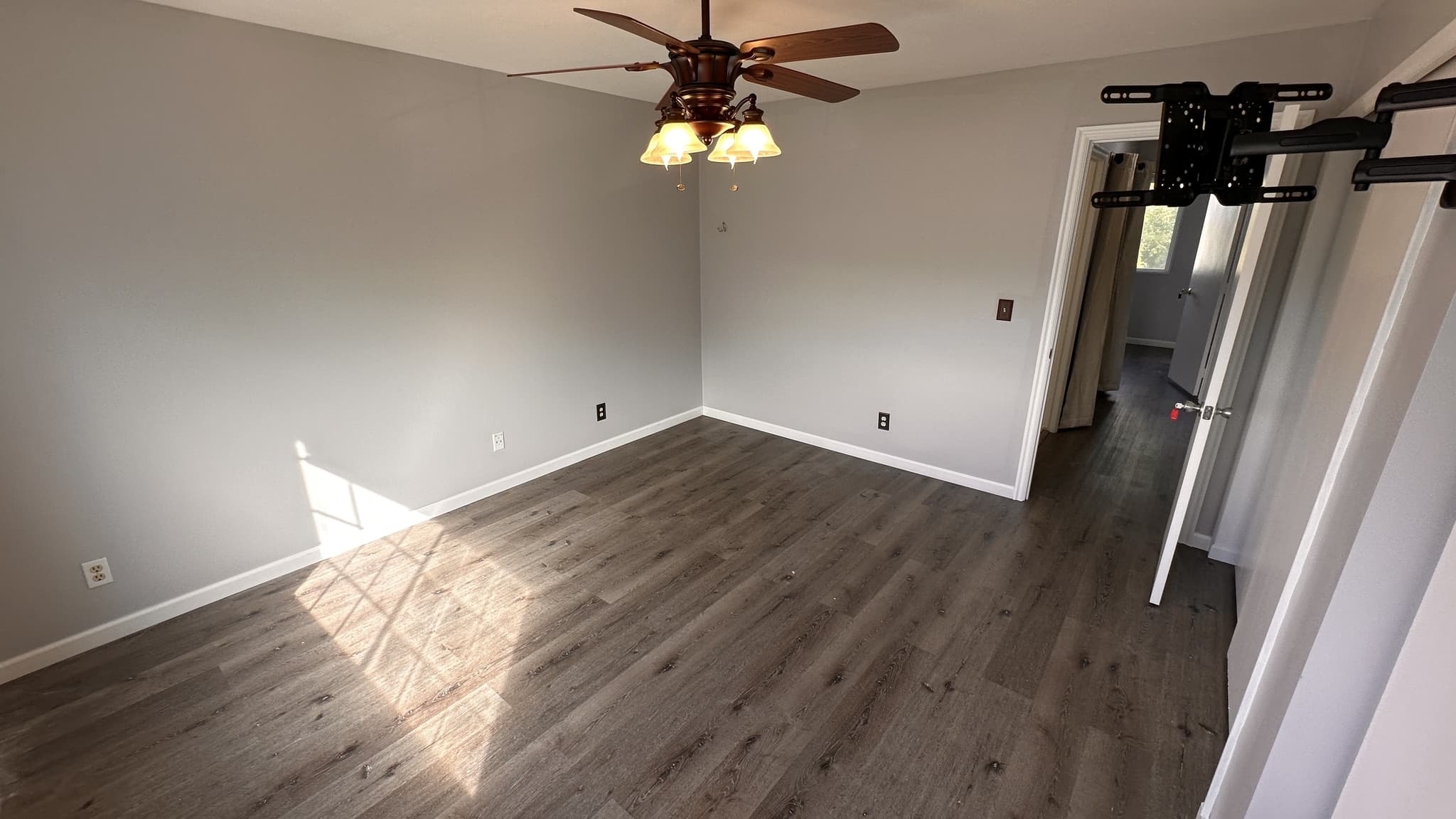 West Jordan Townhome: 9045 S Barrington Cir