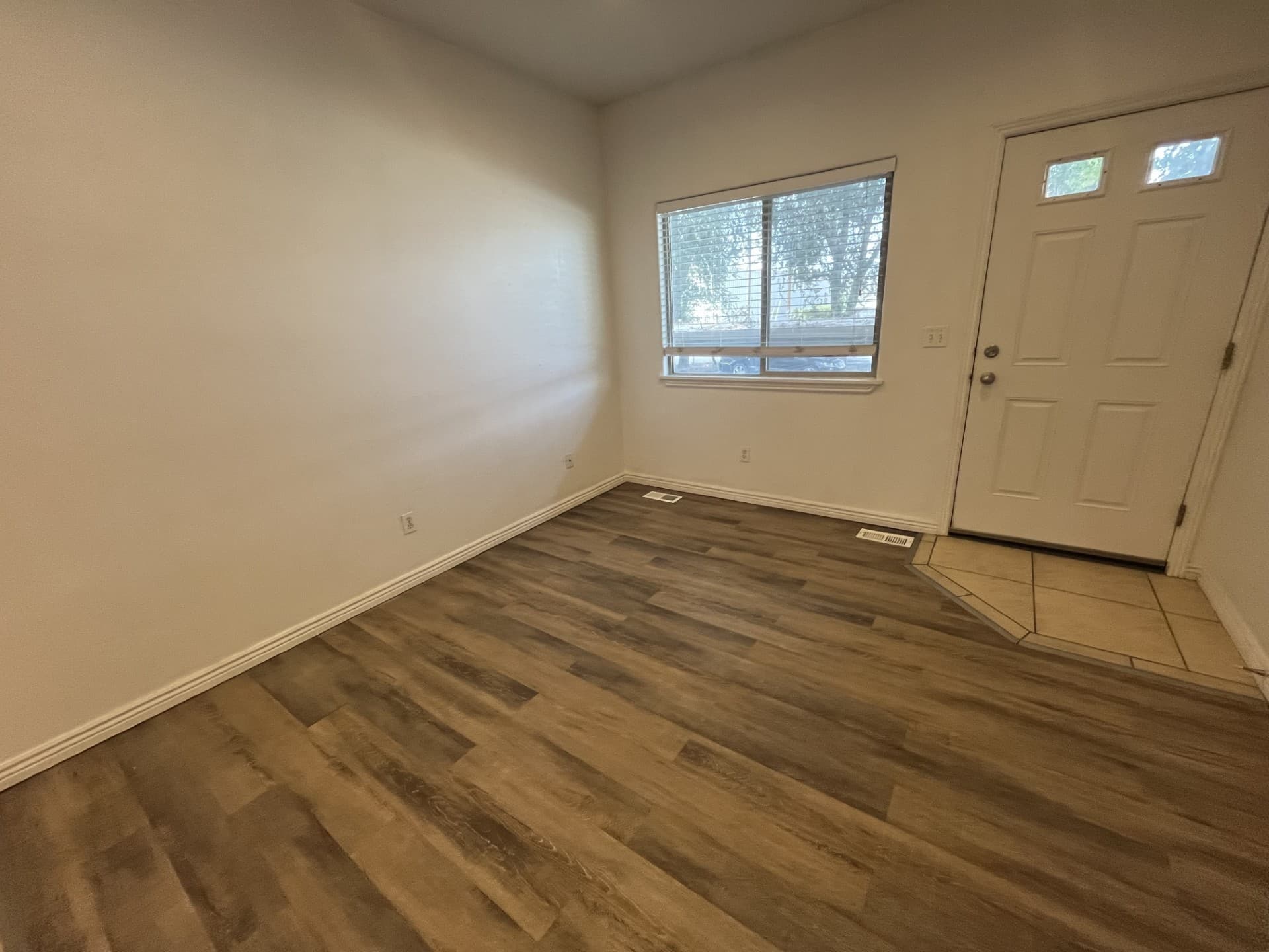 Murray Townhome: 186 E 4500 S