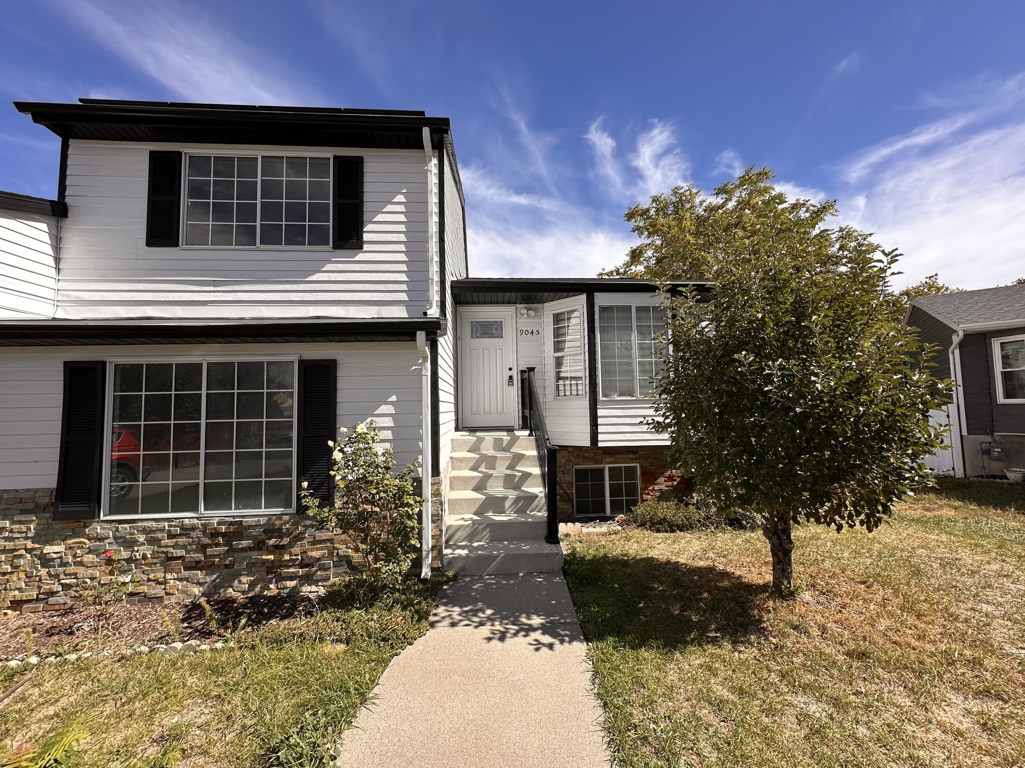 West Jordan Townhome: 9045 S Barrington Cir