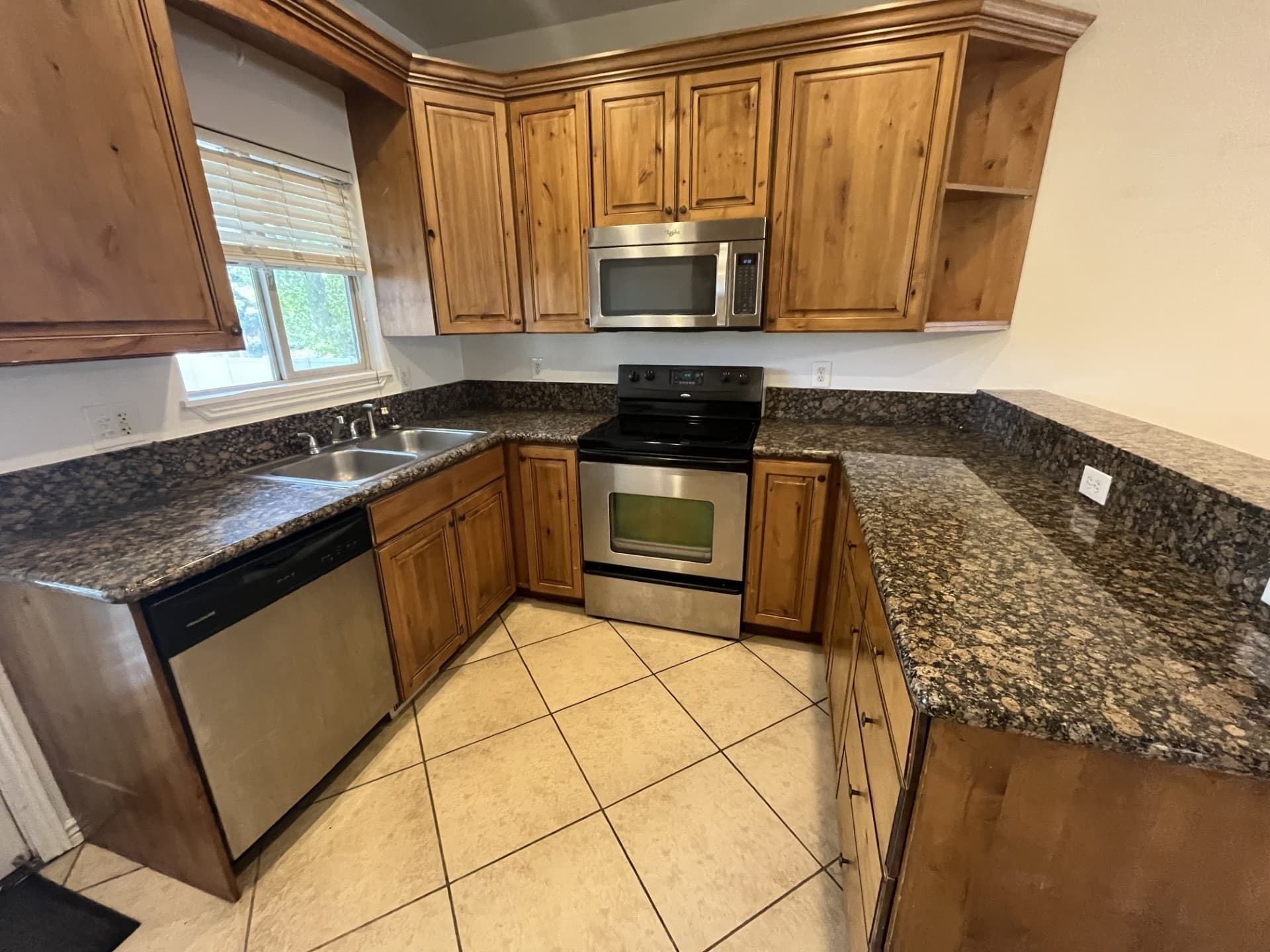 Murray Townhome: 186 E 4500 S