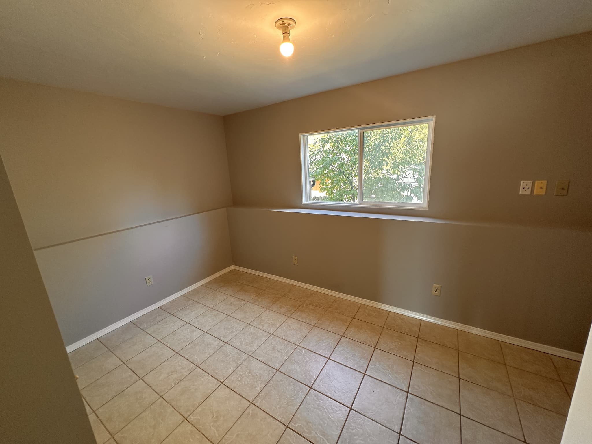 West Jordan Townhome: 9045 S Barrington Cir