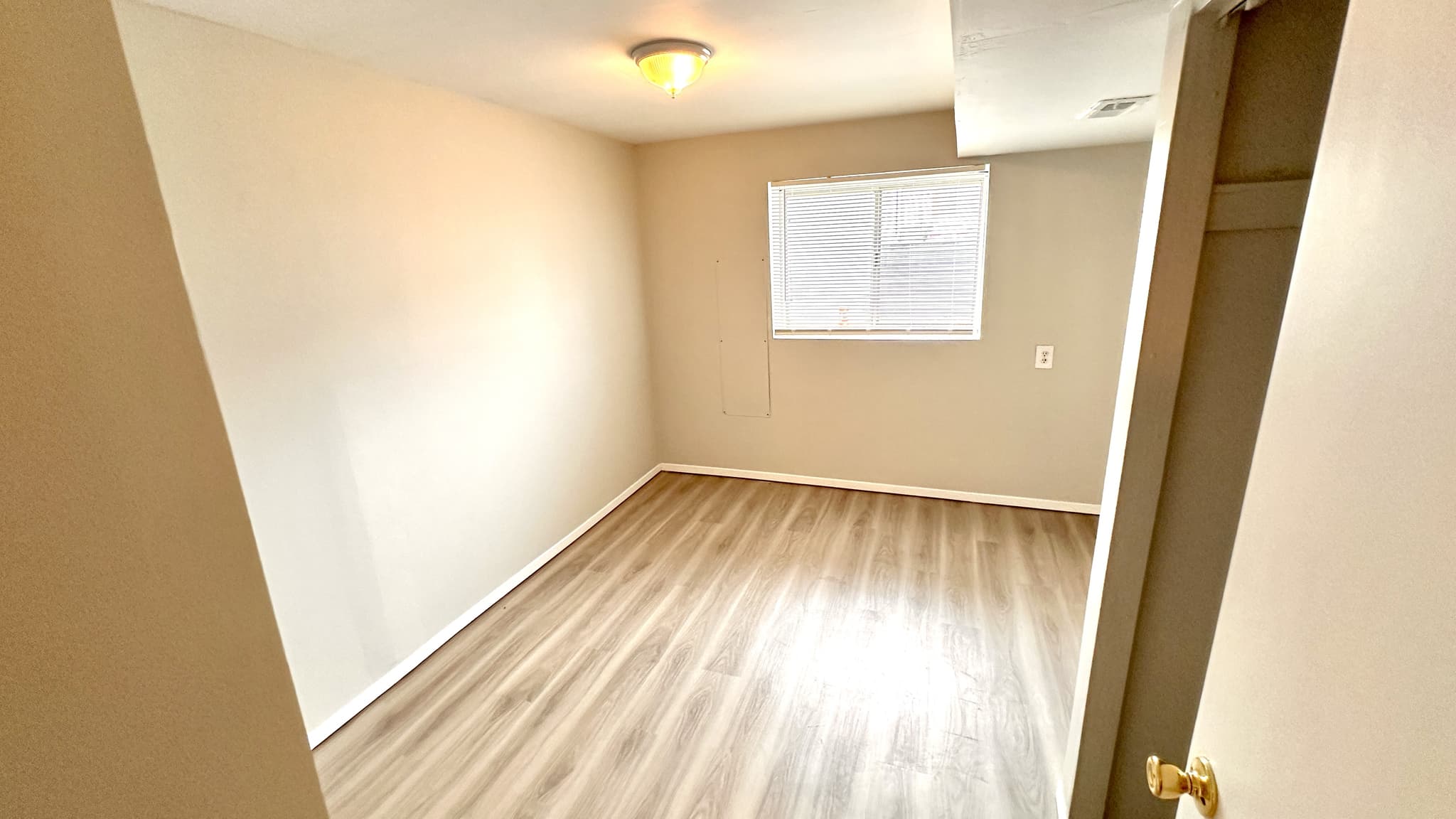 West Jordan Townhome: 1537 W Ponderosa Ln