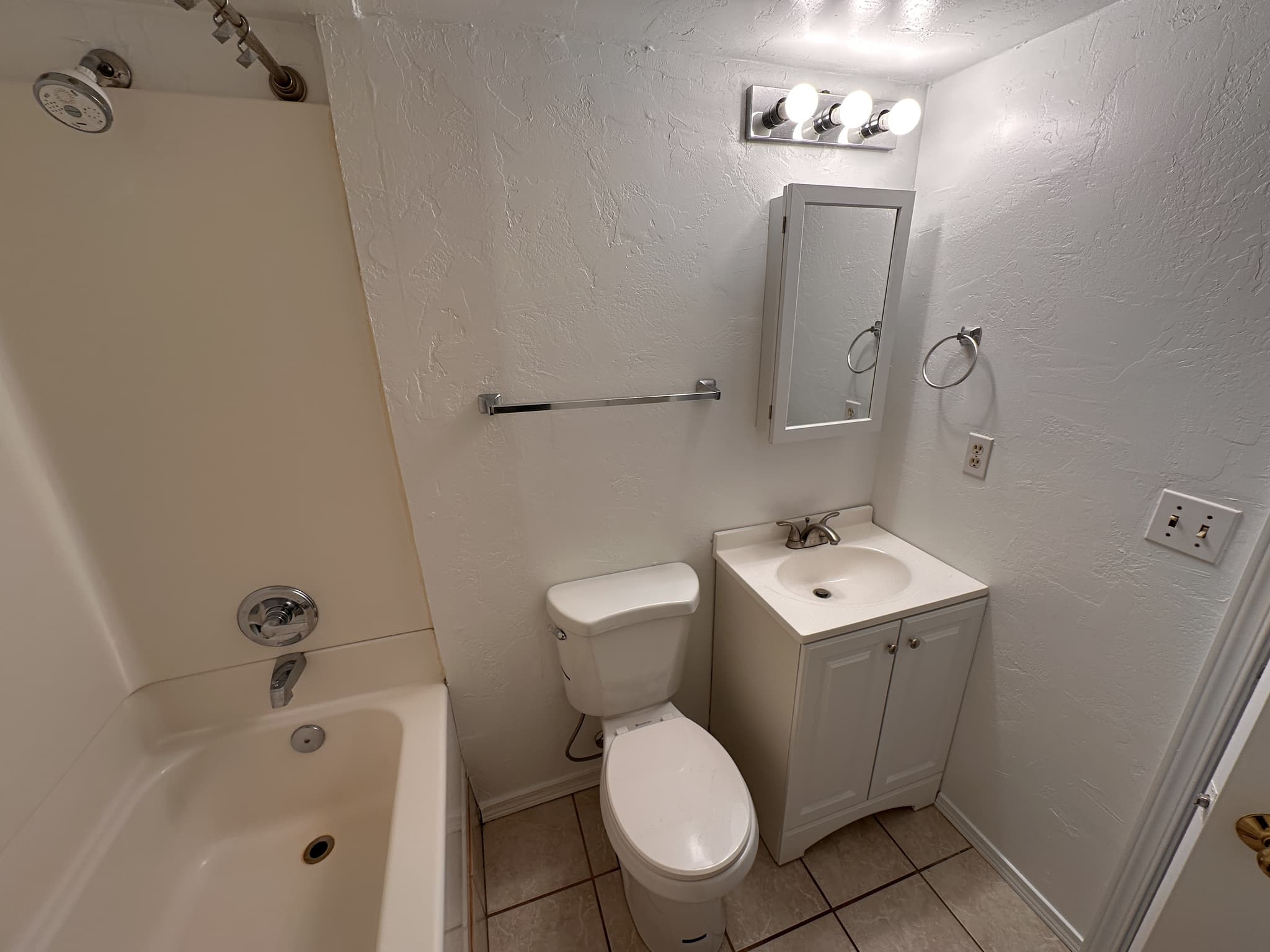 West Jordan Townhome: 9045 S Barrington Cir