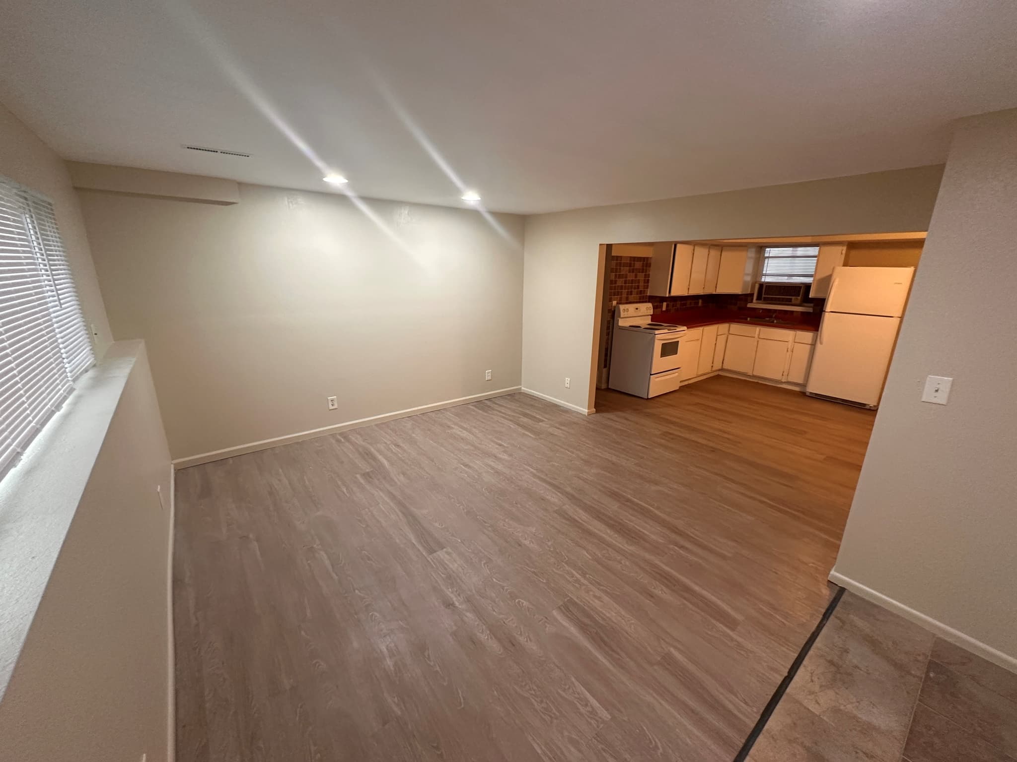 Magna Apartment: 3700 S Jefferson Cir