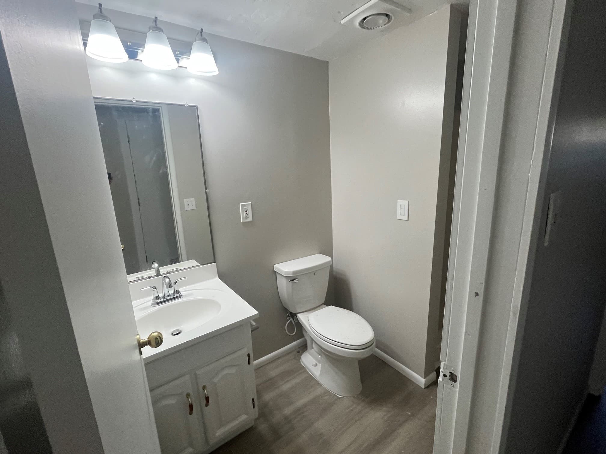 West Jordan Townhome: 1537 W Ponderosa Ln