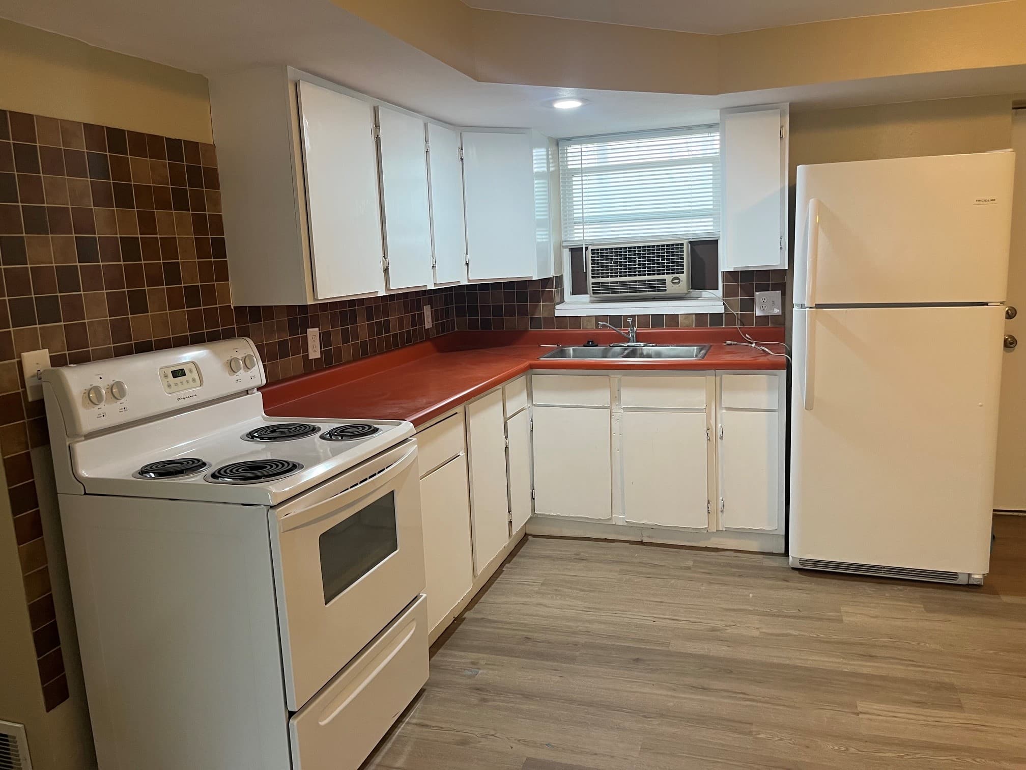 Magna Apartment: 3700 S Jefferson Cir