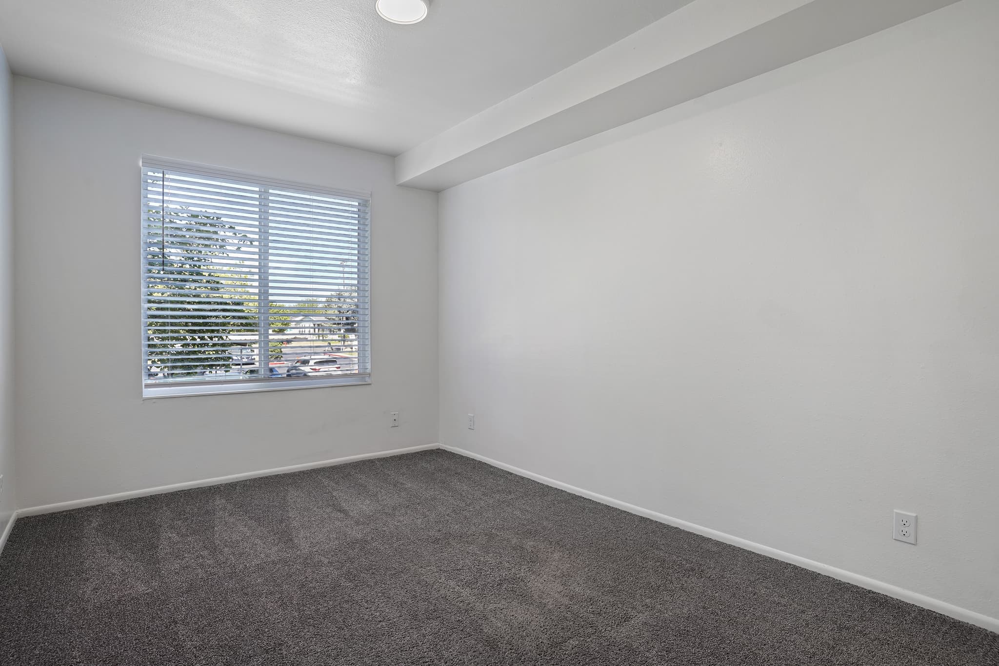 Riverdale Apartment: 4250 S 1000 W