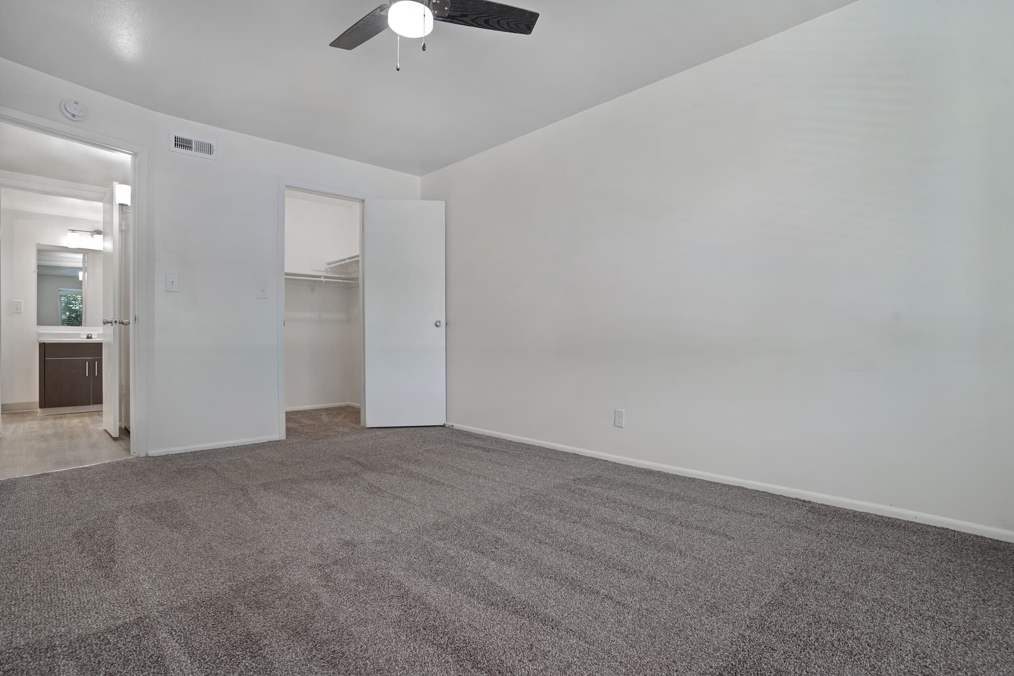 Riverdale Apartment: 4250 S 1000 W