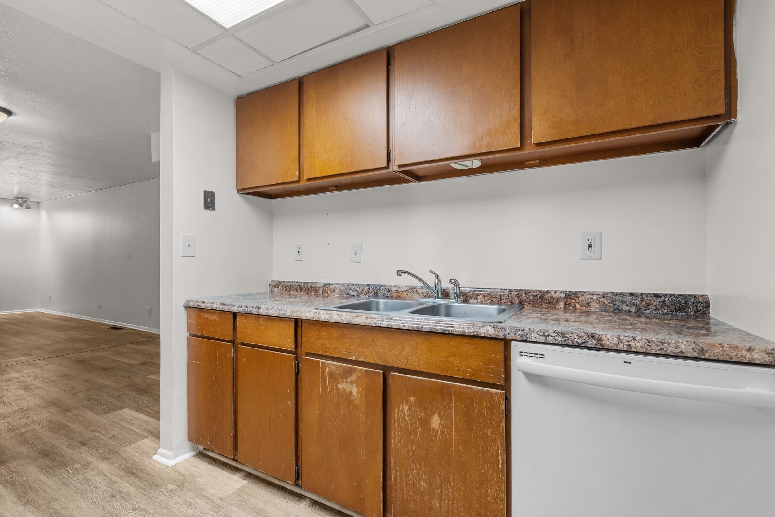 Provo Apartment: 351 E Center St