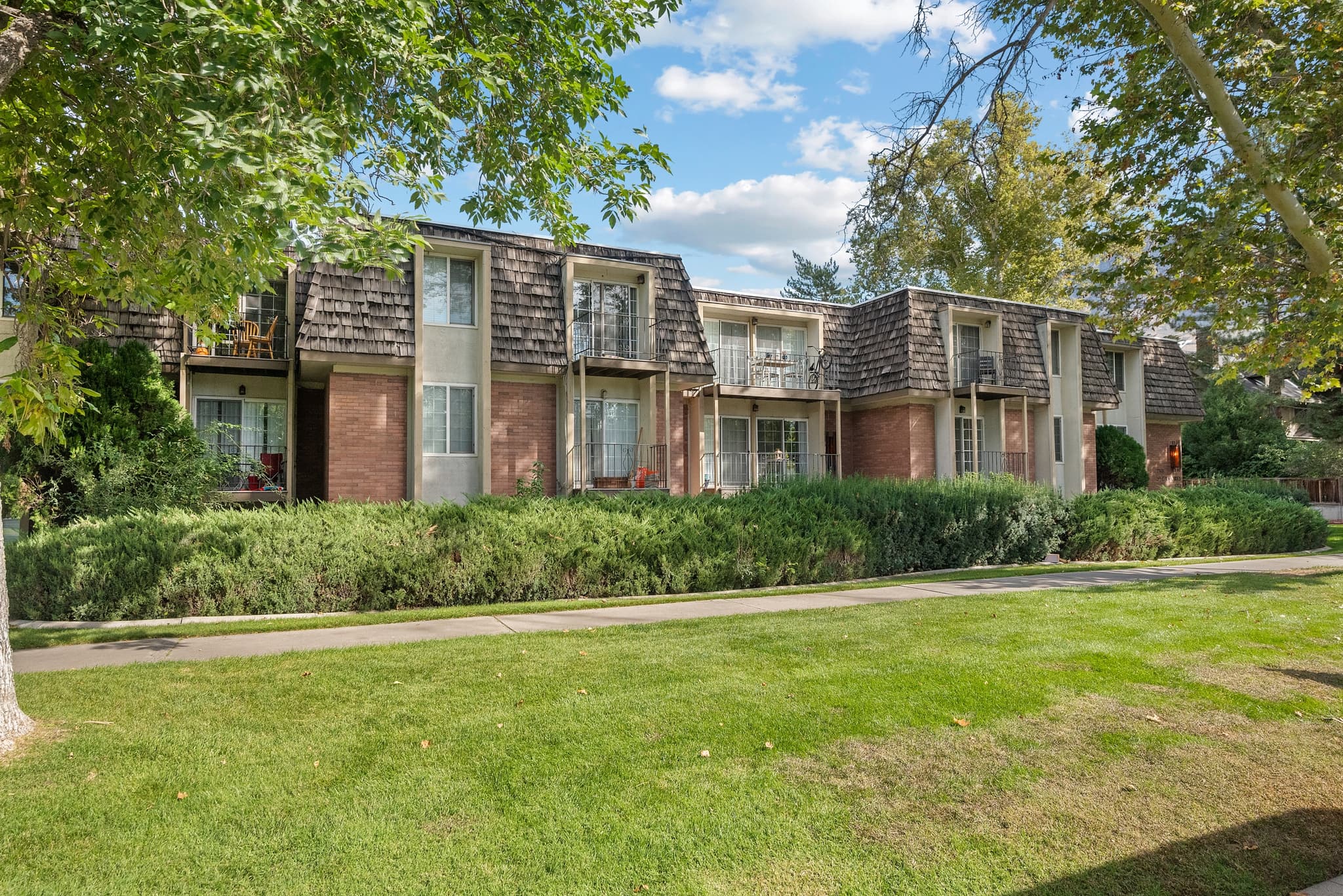 Provo Apartment: 351 E Center St