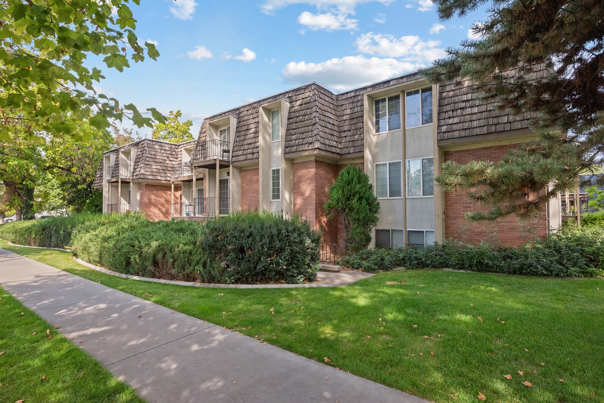 Provo Apartment: 351 E Center St