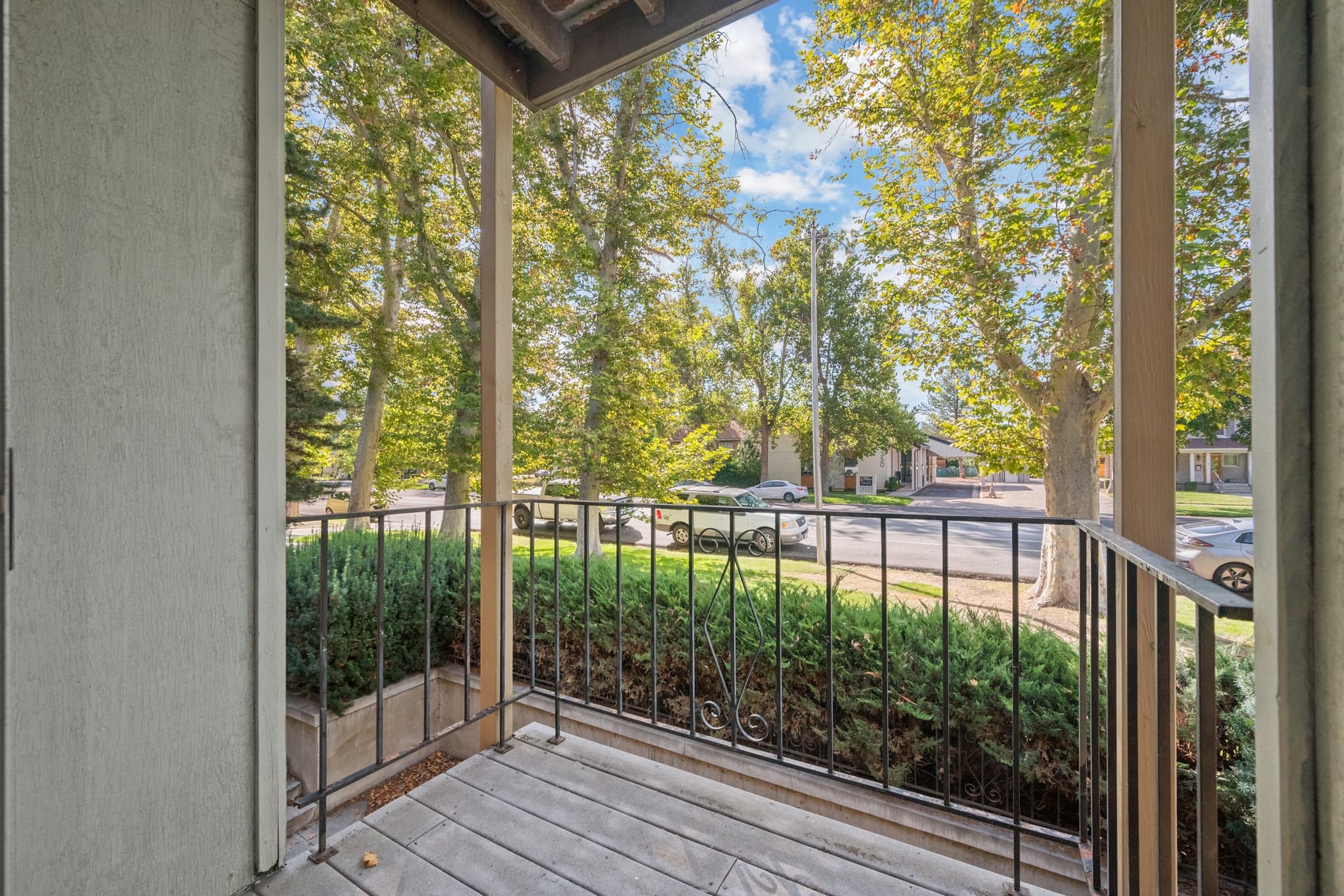 Provo Apartment: 351 E Center St