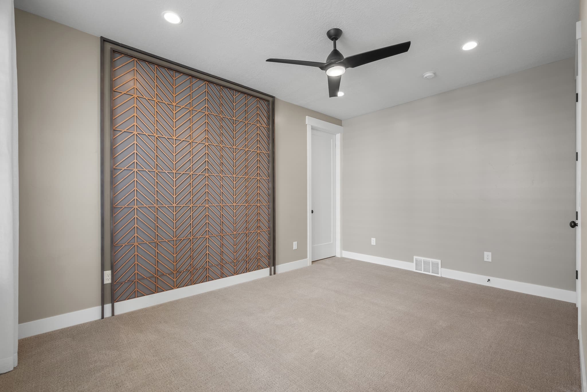 South Jordan House: 6722 W Namaste Dr