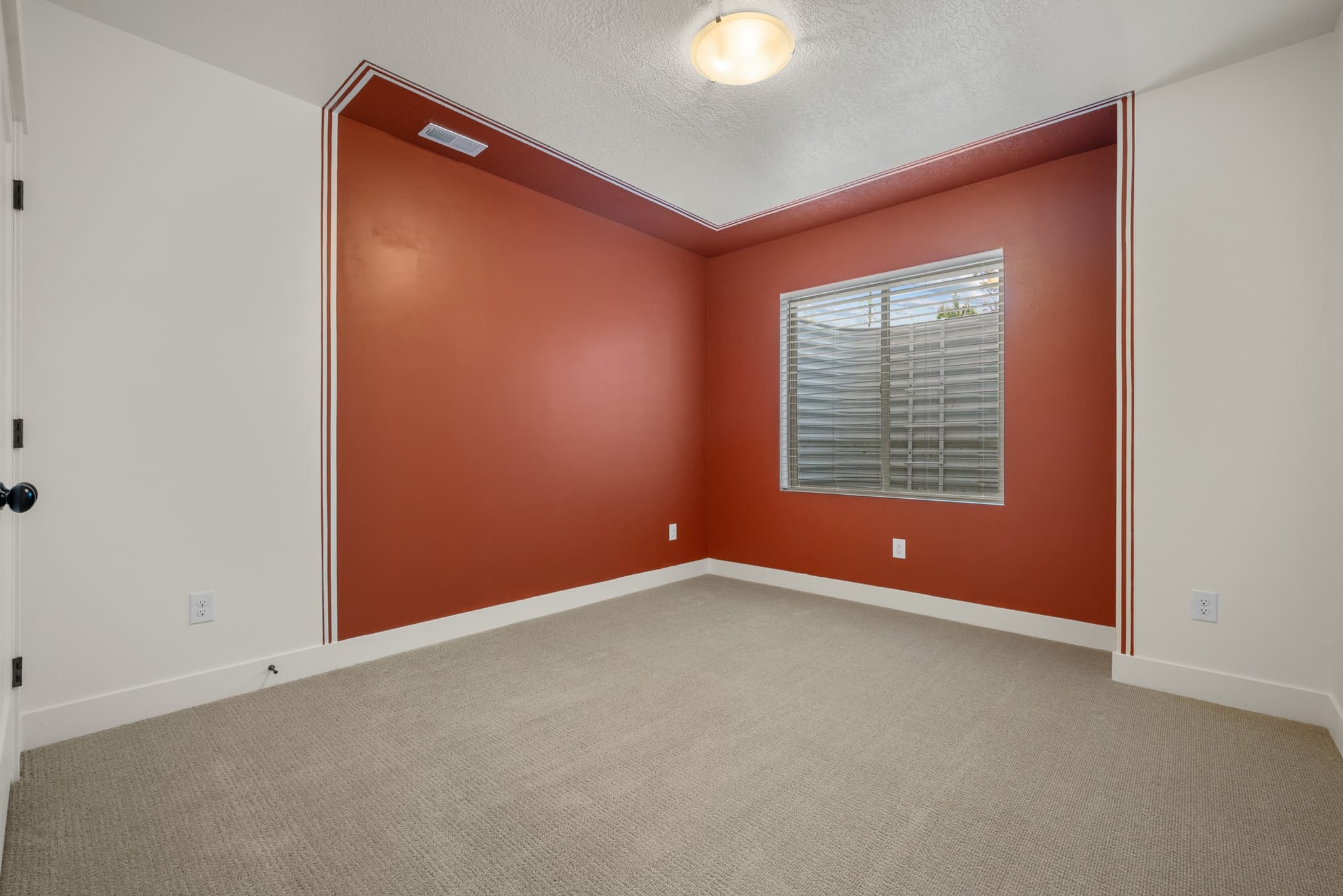 South Jordan House: 6722 W Namaste Dr