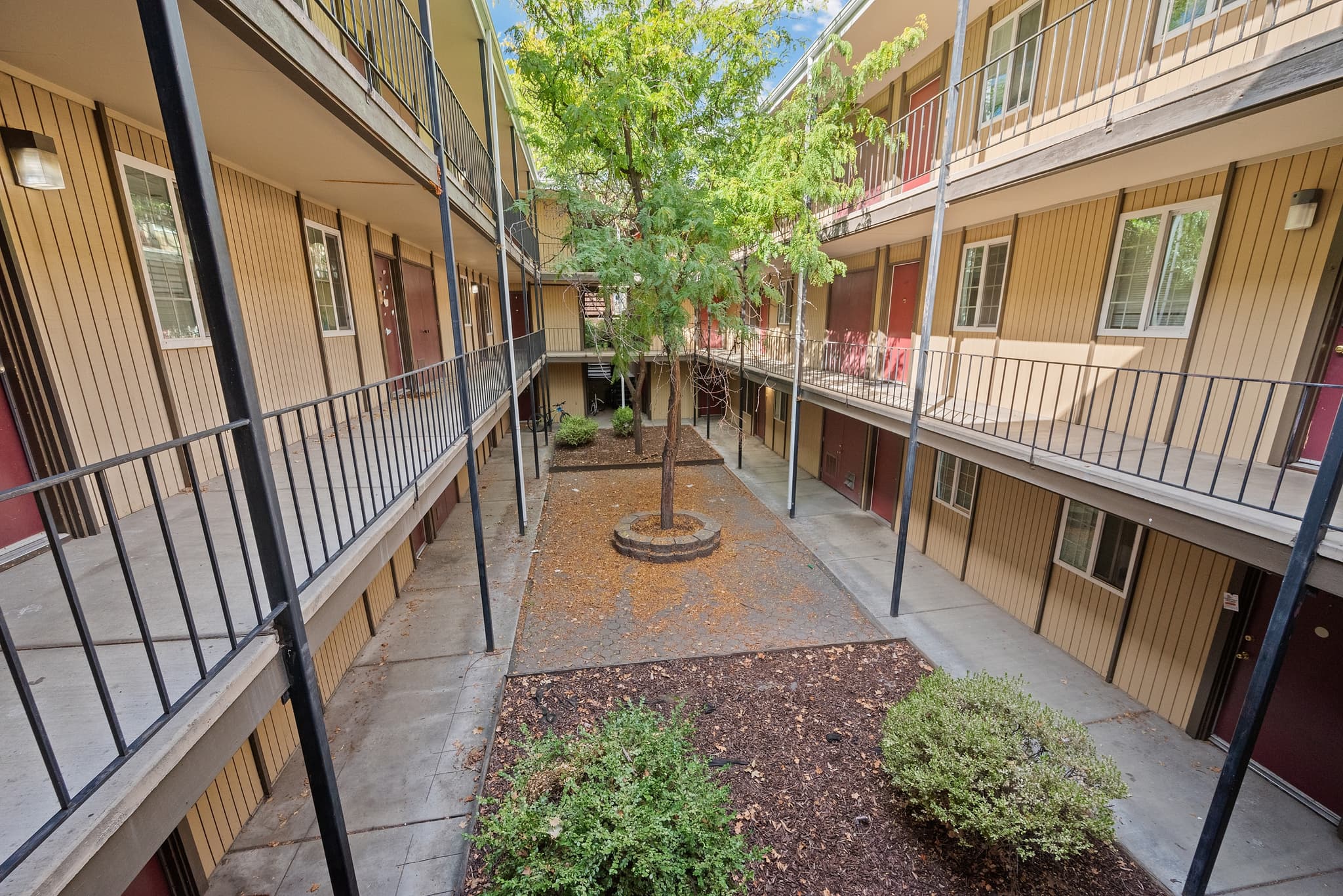 Provo Apartment: 351 E Center St