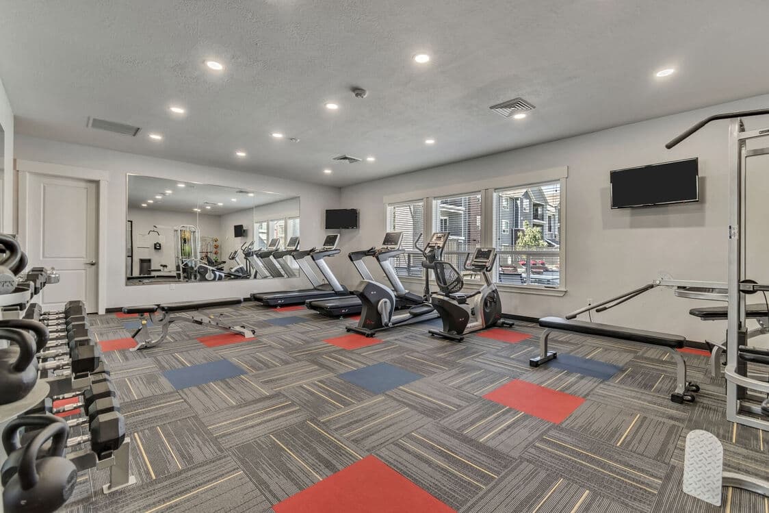 Centerville Apartment: 305 n 1300 w