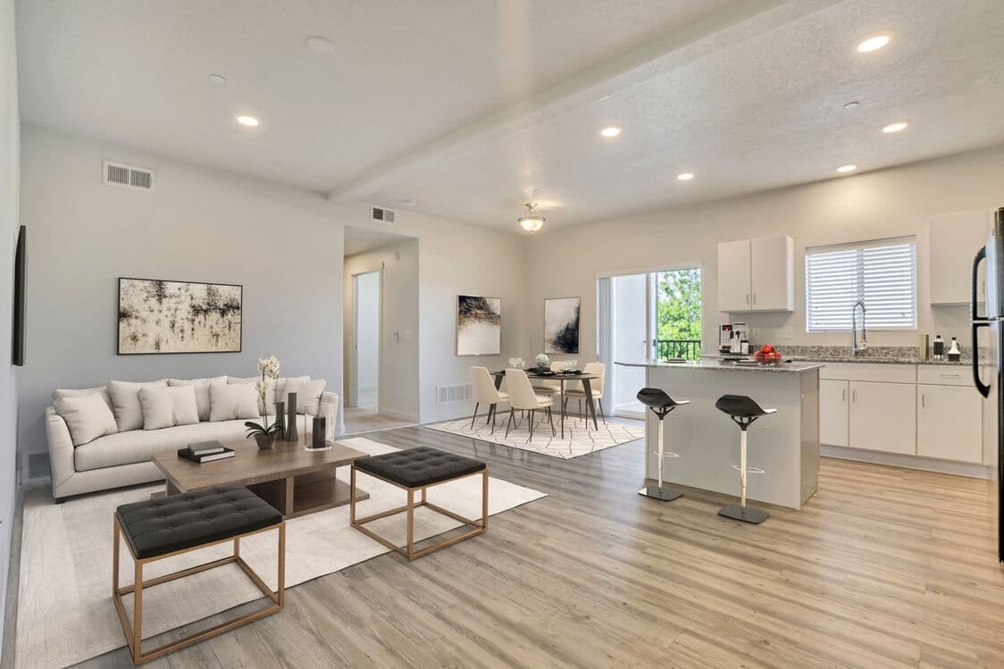 Centerville Apartment: 305 n 1300 w