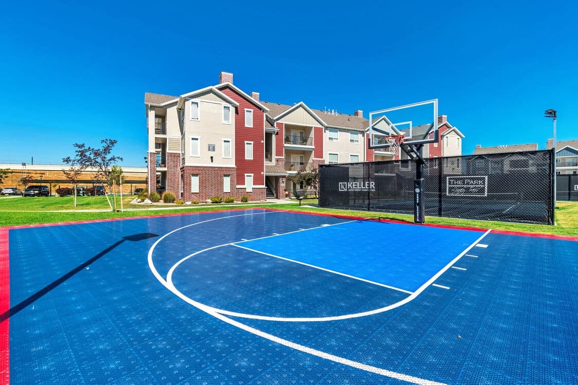 Centerville Apartment: 305 n 1300 w