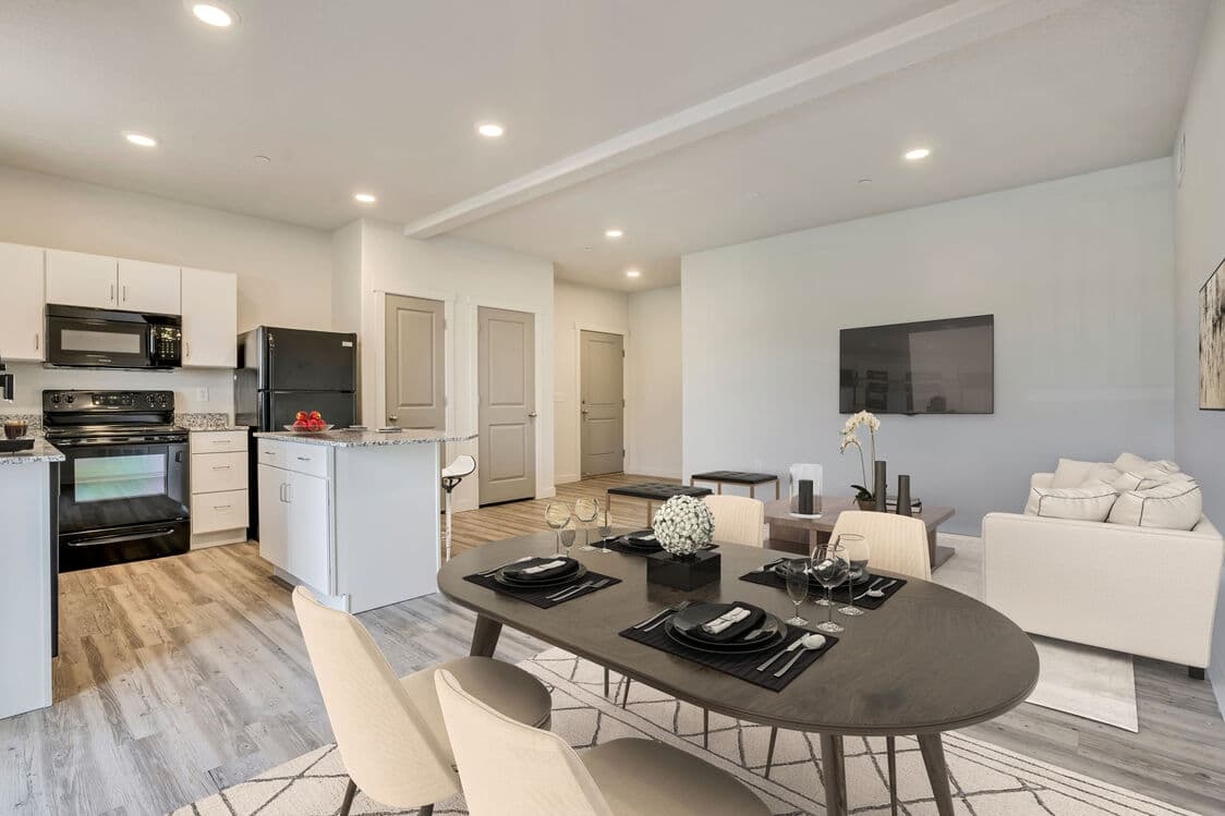 Centerville Apartment: 305 n 1300 w