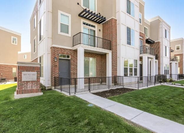 Layton Townhome: 100 N Cross St