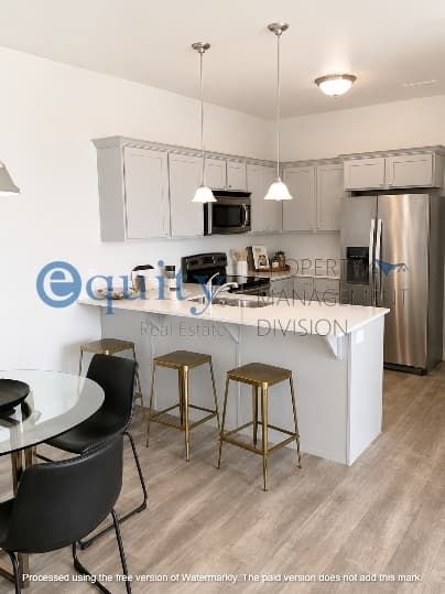 Vineyard Condo: 55 W Seasons Dr
