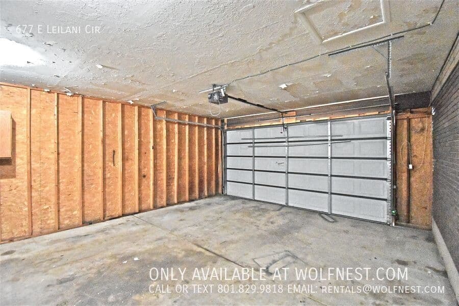 Sandy House: 677 E Leilani Cir