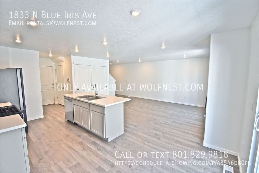 Tooele Townhome: 1833 N Blue Iris Ave