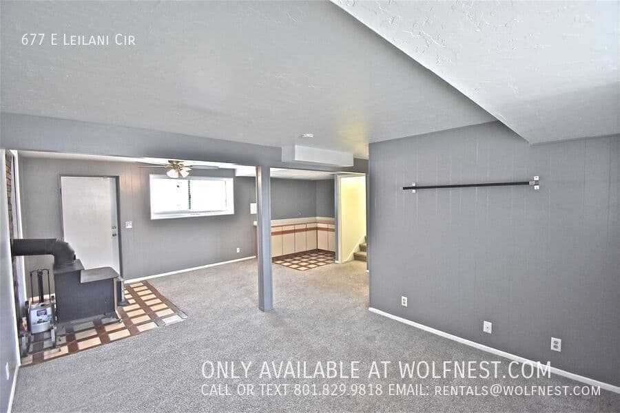 Sandy House: 677 E Leilani Cir