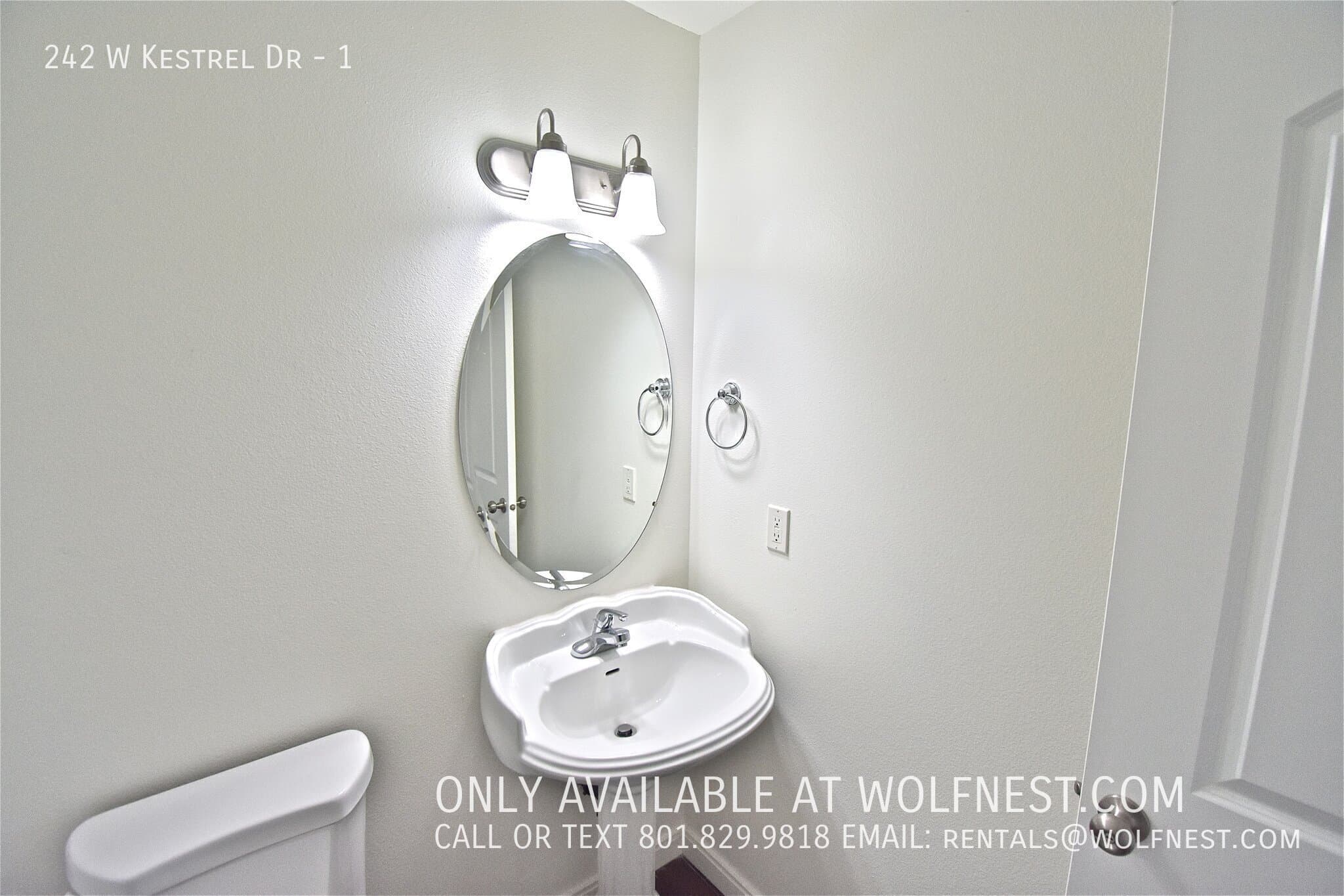 Saratoga Springs Multiplex: 242 W Kestrel Dr