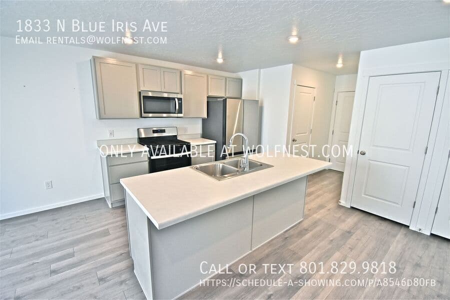 Tooele Townhome: 1833 N Blue Iris Ave