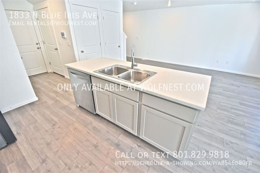 Tooele Townhome: 1833 N Blue Iris Ave