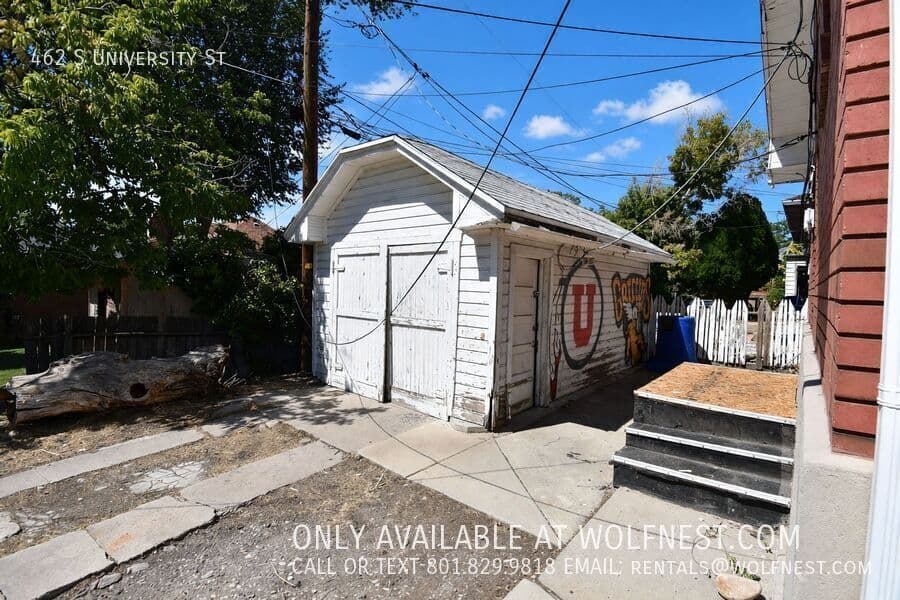 Salt Lake City House: 462 S University St
