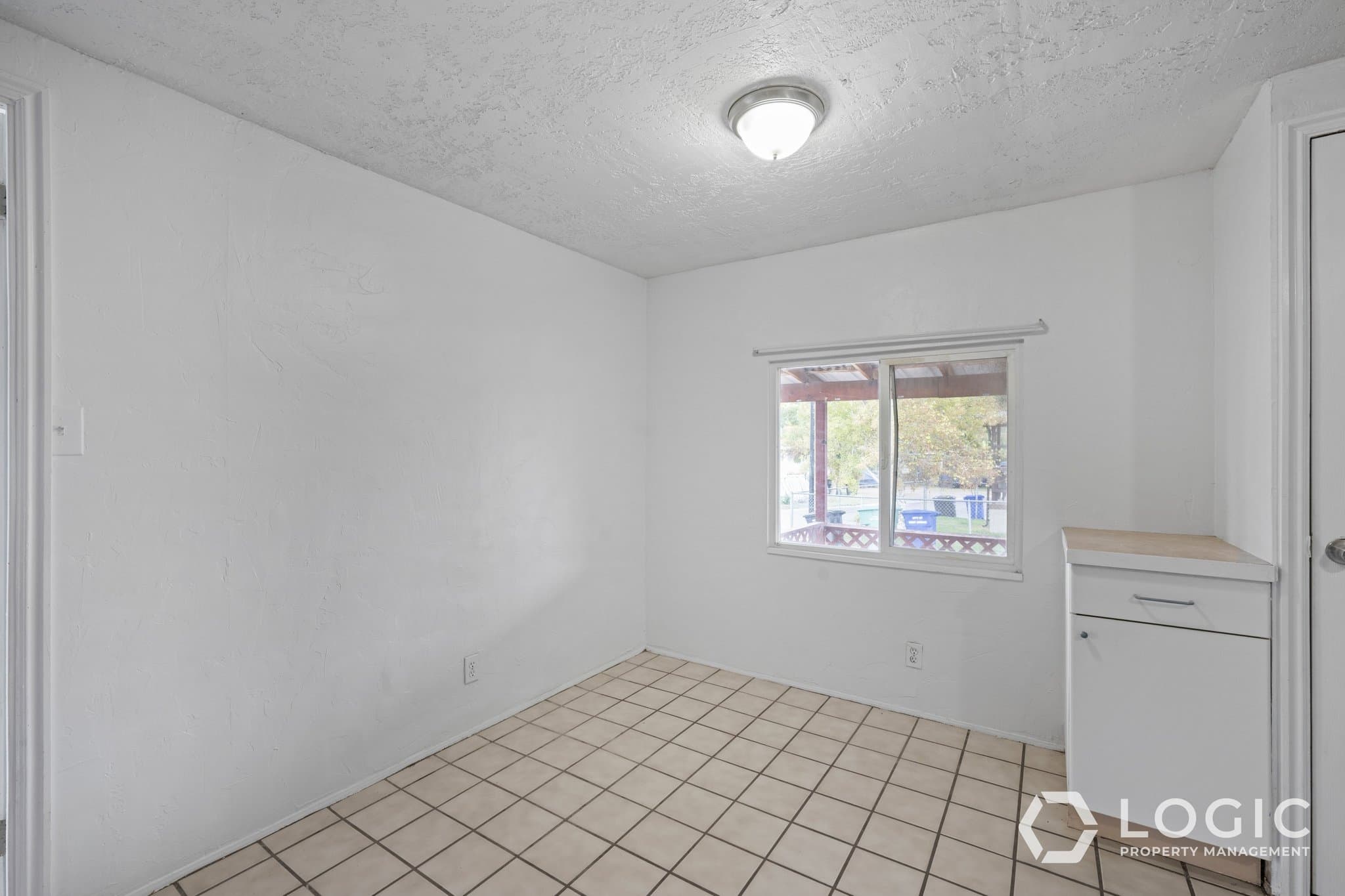West Jordan House: 6954 S Flamingo Way